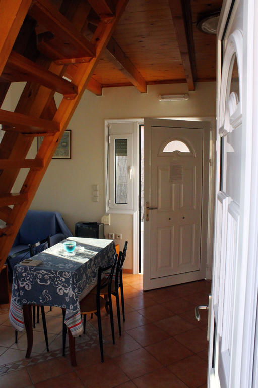 Sungate Beach Rovies Room photo