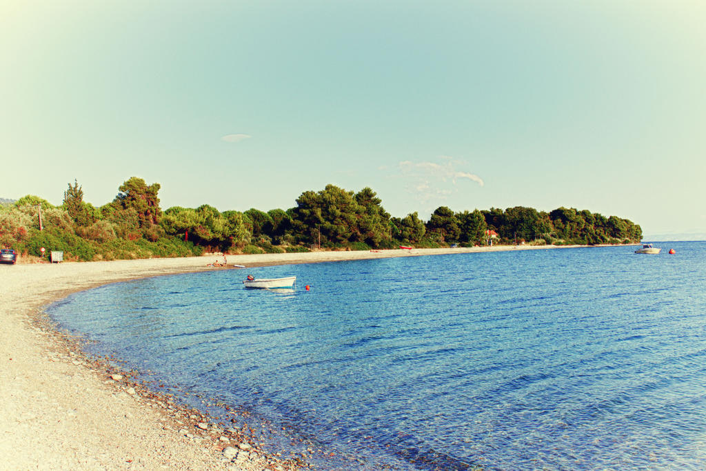 Sungate Beach Rovies Room photo